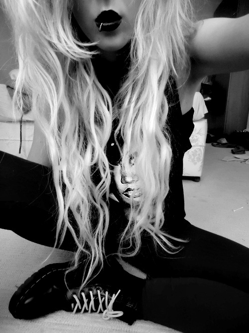 vanity&ndash;insanity:  ✞ 