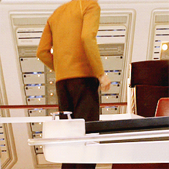 balphesian:  mcgooglykins:  #WHAT IF THIS IS THE CONSEQUENCE OF LETTING CHEKOV HAVE