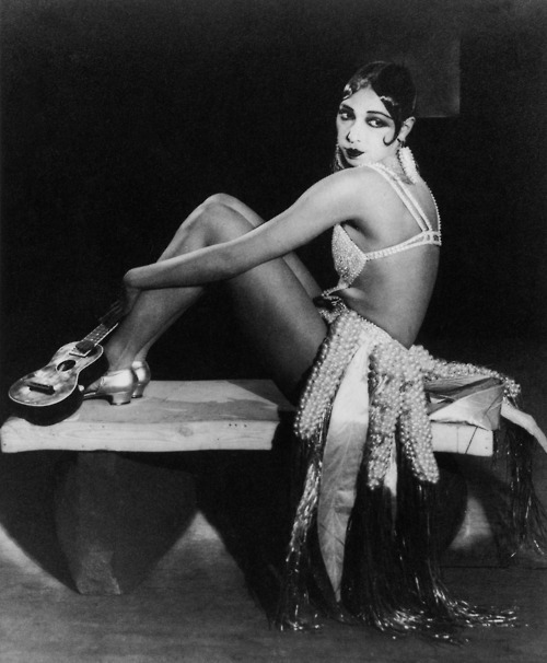 movement-and-yoga:  Josephine Baker