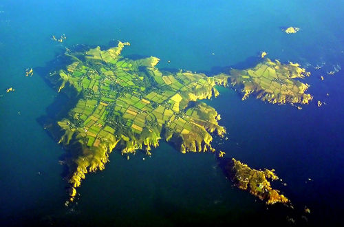 sciencesoup:  Dark Sky Island The gorgeous Isle of Sark, the smallest self-governing island in Europe, is located in the English channel 130 miles off the southern English coast. In January 2011 it became the world’s first “Dark Sky island” by controlling