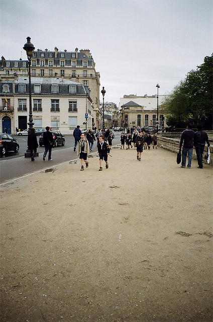 ysvoice:  | ♕ |  school kids in Paris  | by © Plaggue 