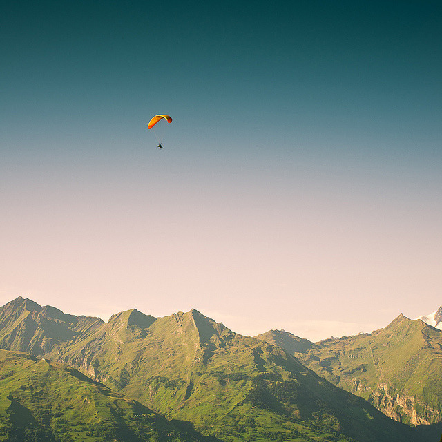 dayadra:  Dans les airs by Joffrey Guidon on Flickr. 