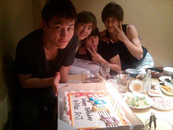 kiseopkissme:  Happy Birthddaaaaayyyyy AJ. 
