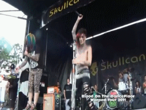 so-unf0rgiv3n:  cheynnelovesdahvie:  let me jayy, let me.  Those hips(;