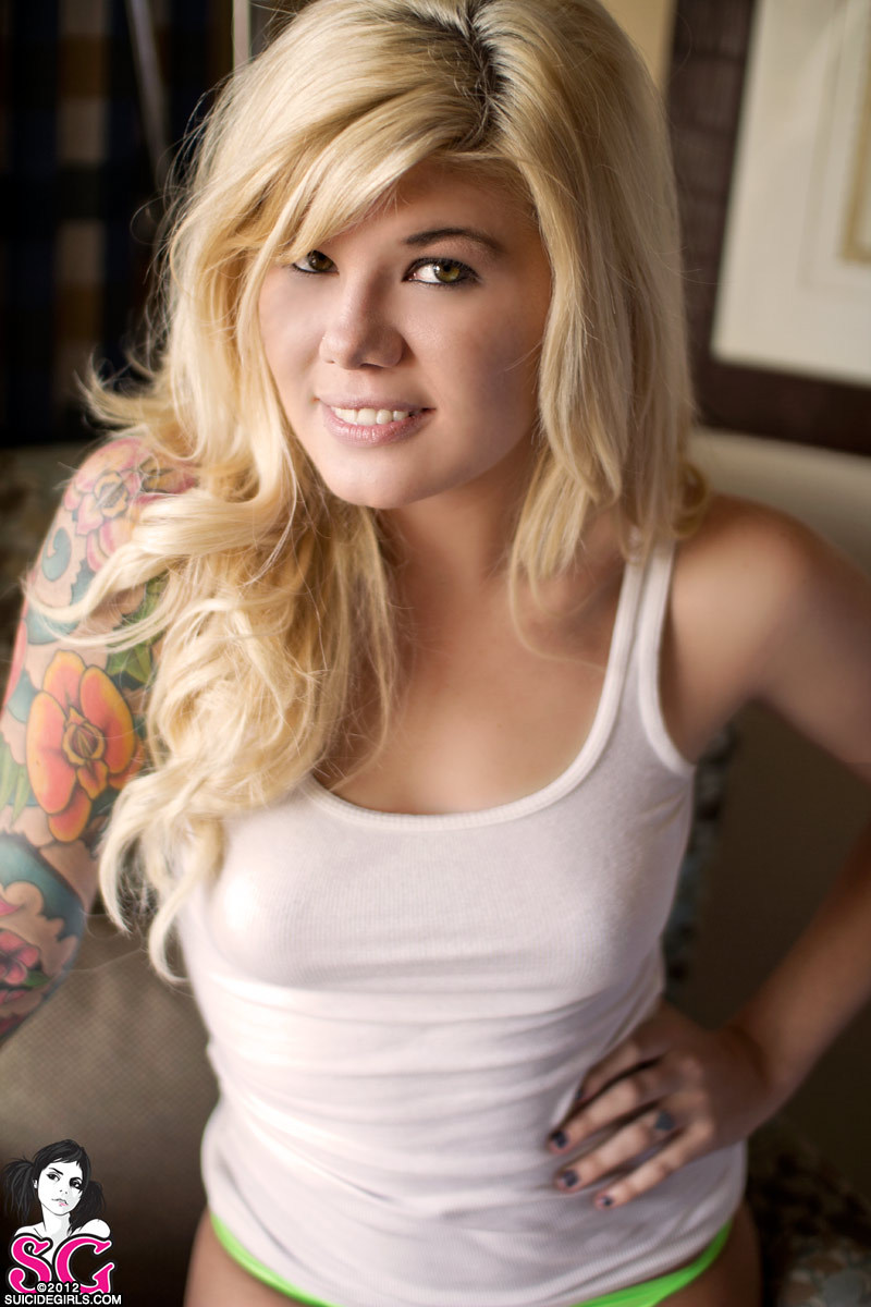 beautifulgirlsmakemesuicidal:  Bradley Suicide 