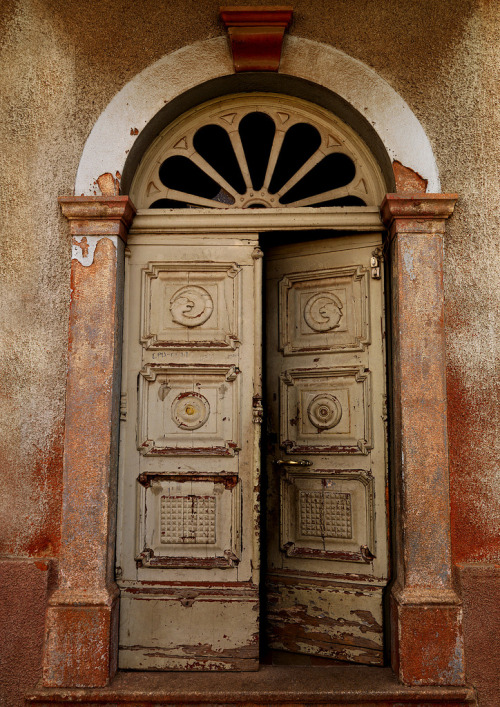 Old Italian Door In Asmara, Eritrea (by Eric Lafforgue)