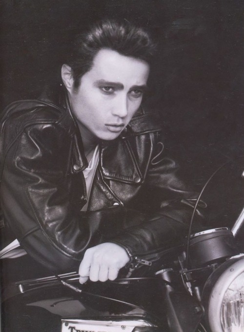 smearedlipstick:  Celebrities transformed by the power of makeupBy make up artiist Kevyn Aucoin 