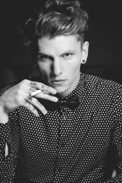 tobeatiger:  Jake Hold 
