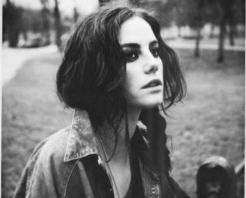 savinguptobuyaunicorn:  How can something so beautiful, be so destructive? 