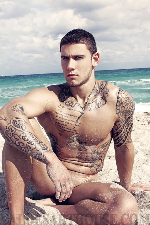maledaily:  (via Where Professional Models Meet Model Photographers - ModelMayhem) 