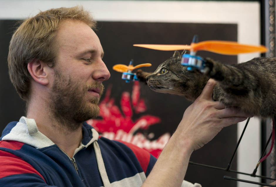 discoverynews:  nationalpost:  Orvillecopter takes flight: Cat run over by car gets