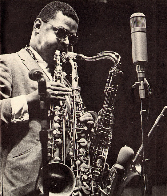 Does anyone recognize that musician? Rahsaan Roland Kirk. THANKS!!! 