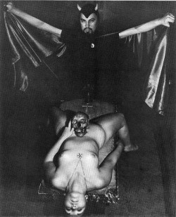 le-messe-noir:  Anton LaVey, during ritual