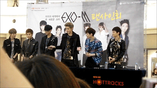 notjhope:  How Kris tells the others to talk 