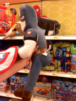 thegestianpoet:  this is the most accurate toy rendition of captain america i have ever seen 