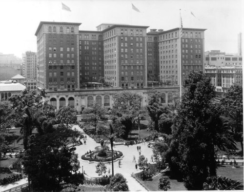 The Biltmore Hotel on Olive Street, adjacent to Pershing Square, in 1939.