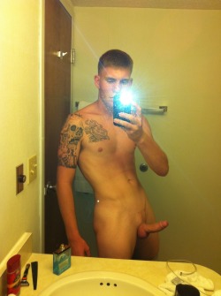 kyq963:  He just has such a delicious body and cock! 