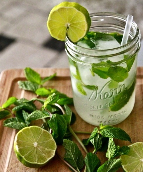 clubmonaco:
“ “ Southside Cocktail
”
Take a twist of citrus, a splash of gin, & a touch of mint to make our official drink of summer.
”