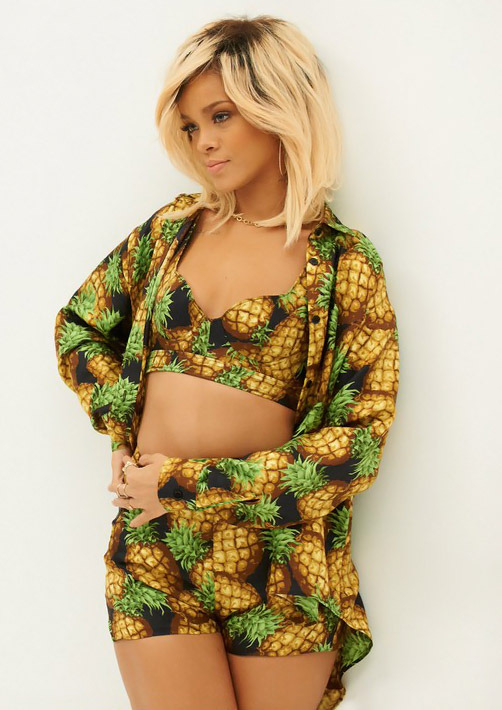 rihannafuckingnana:   Vita Coco Behind The Scenes with Terry Richardson  