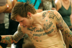 Tattoed guys… <3