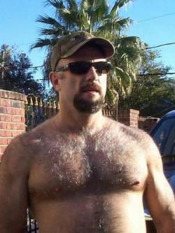 denverdaddydawg:  How the sun bleaches your chest hair (yes, bleaches! lol)