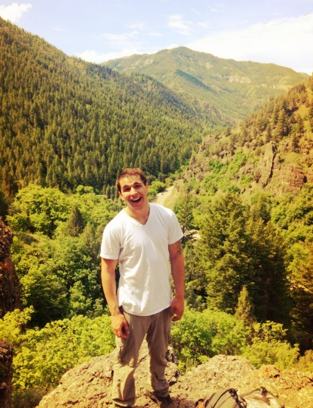 dylanstillwrites:Just ruining scenery…