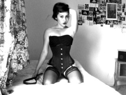 foxypinups:  a submission by http://bettyinahearse.tumblr.com/ . Gorgeous. 