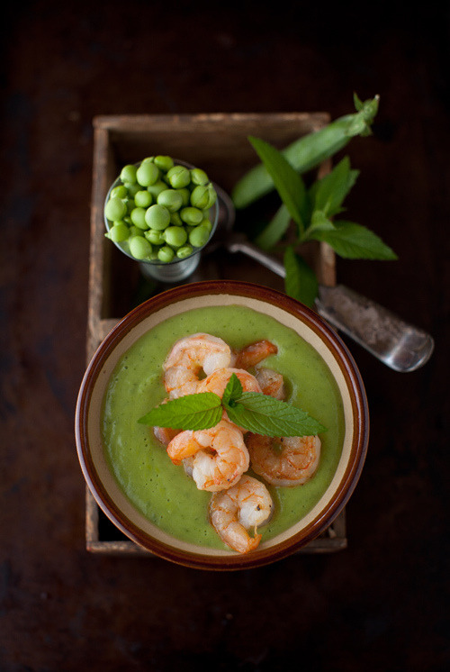 yummyinmytumbly:  Minty Sweet Pea and Zucchini Soup with Garlic Shrimp