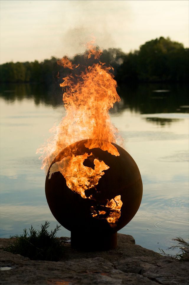 reallifebfg:  atavus:  Planet Earth on Fire Pit  Some men just want to watch the