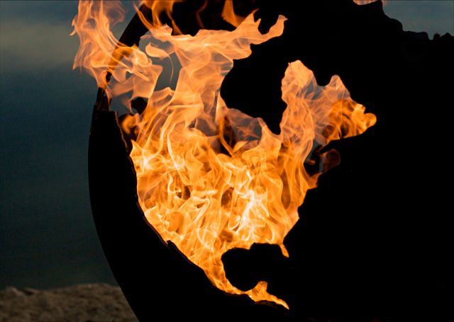 reallifebfg:  atavus:  Planet Earth on Fire Pit  Some men just want to watch the