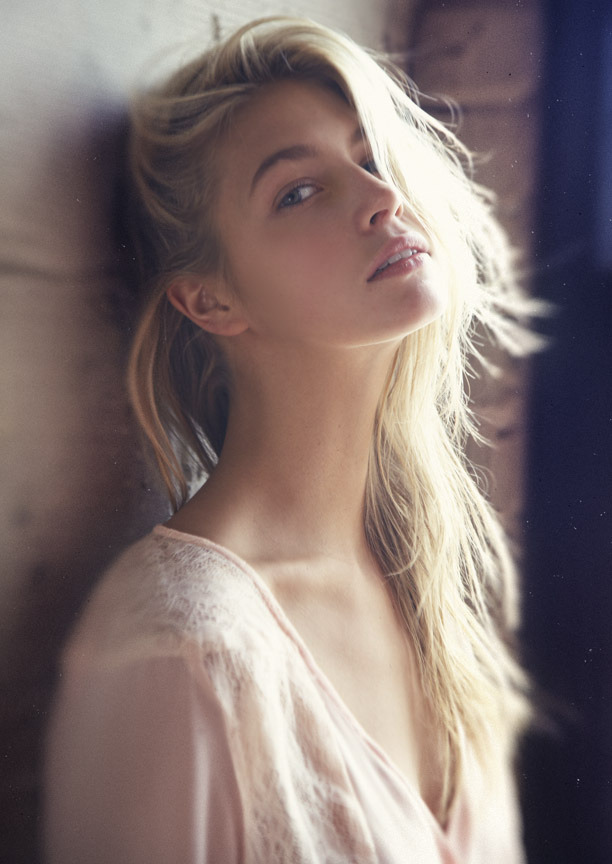 danseurs:  La lumière du jour (by Curtis Eberhardt) 
