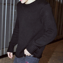 harrysighles:  harry styles + jumpers 