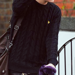 harrysighles:  harry styles + jumpers 