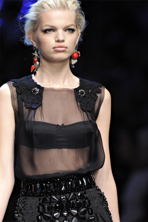 catwalkqueens:  Daphne Groeneveld Dolce & Gabbana Spring 2012 