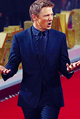 lethaleverdeen:  Favorite People —&gt; Jeremy Renner 