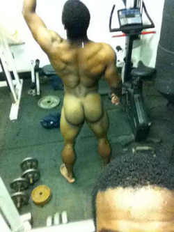 muscle&ndash;and-nerds:  Love great ass and legs. Building up muscle on your legs is hard but worth it..DO YOUR SQUATS FELLAZ!
