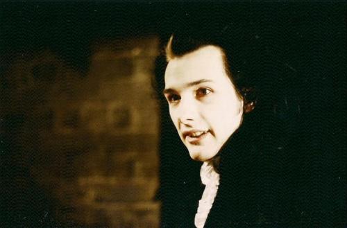 noirish-nightmare:Dave Vanian in the Grimly Fiendish video.