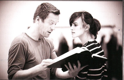 mytheatreromance:  Damian Lewis and Keira Knightley rehearsing Martin Crimp’s versio