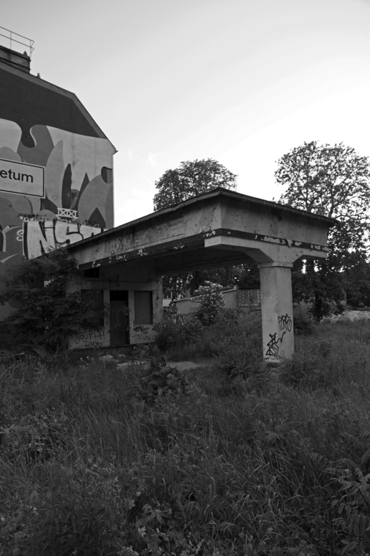 eastberliner:  abandoned gas station in eastberlin …i was passing this one when