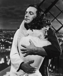 johnmackbrowns:  Gene Kelly &amp; Leslie Caron in “An American in Paris” (1951)