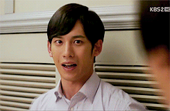 daetongryoung:  In which Kang To implies that Shunji is hiding a half-dressed woman in the closet, and both are shocked to discover that it’s true. 