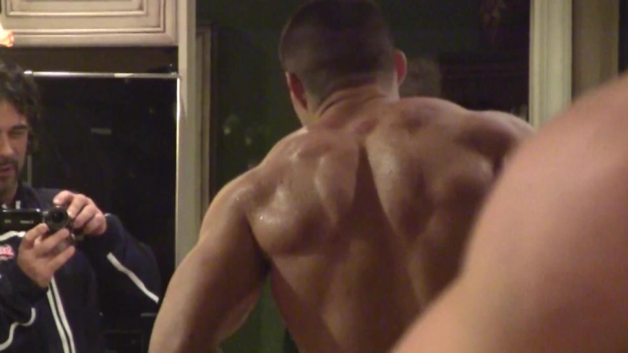Screen caps from the video&hellip;NFL&rsquo;s Harrison Smith shirtless, ripped,
