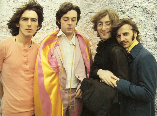 stopdreamingstarttrolling:Awwww John &amp; Ringo! much love &lt;3Paul&rsquo;s jealous ;)