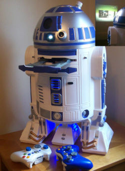 me-convierto-en-geek:  dorkly:  R2-D2 XBOX