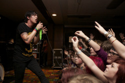 m0sh-pr1ck:  Sleeping With Sirens by kristysiciliano on Flickr 