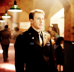 jensenscruffhasmoved:  20/20 » Chris Evans 