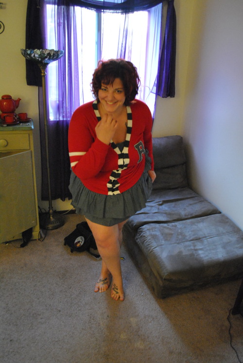 pearlconcubine:  rogueypie:  Wearing my boyfriend’s sweater over top my this cute ruffled Old Navy dress.  Oh God, this is so cute! I love this outfit. 