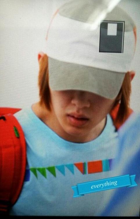 [120608 Onew Airport Pictures]