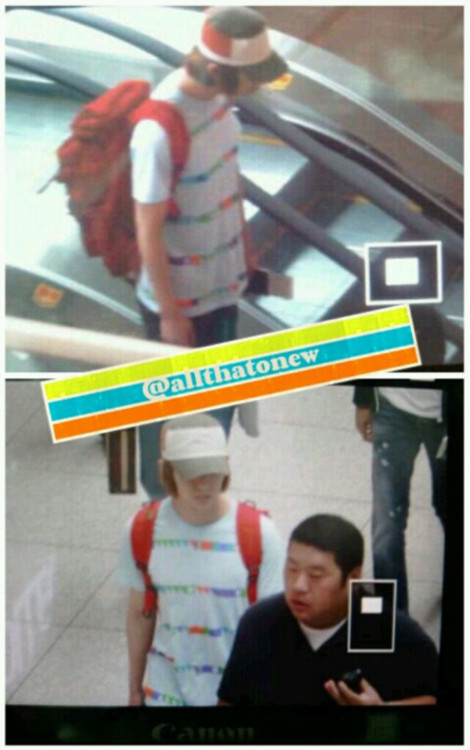 [120608 Onew Airport Pictures]