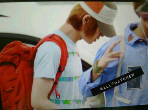 [120608 Onew Airport Pictures]